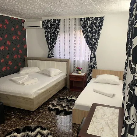 Pensiune Casa Laurentiu *